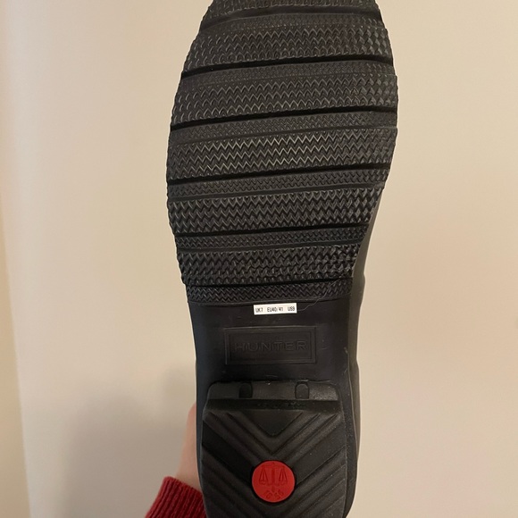 Black Hunter Boots size 9. - Picture 4 of 7